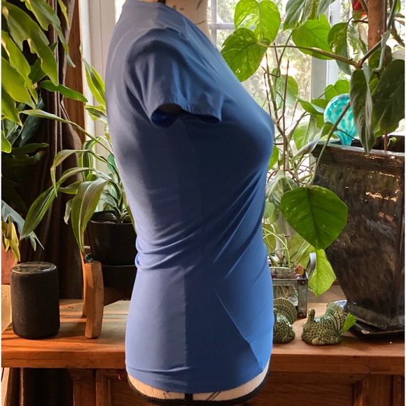 Under Armour Heat Gear Shirt - Picture 4 of 7